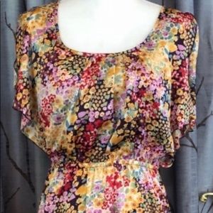 Short sleeve dress Floral pattern size medium